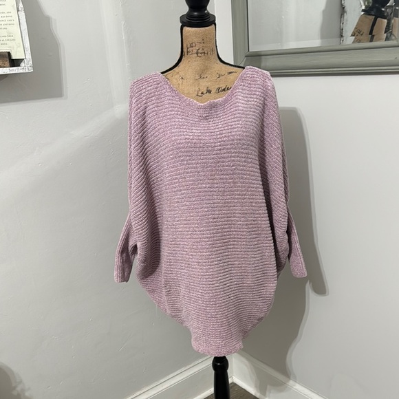 HYFVE Sweaters - Elegant Pink Women's Sweater